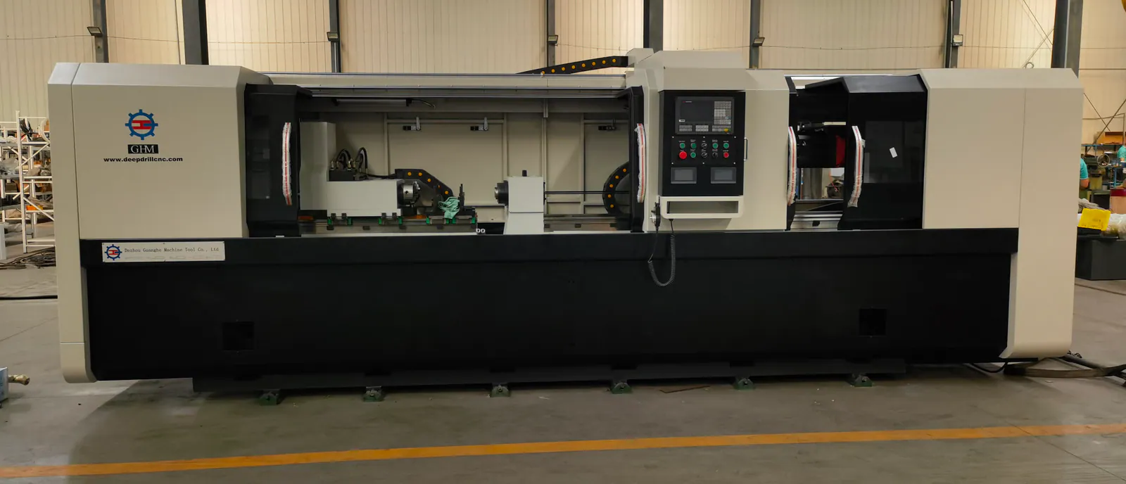 Guanghe enclosed CNC deep-hole machine with the work zone open